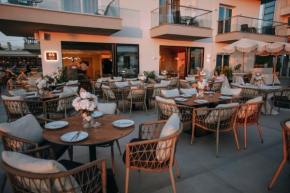 Avenue Hotel